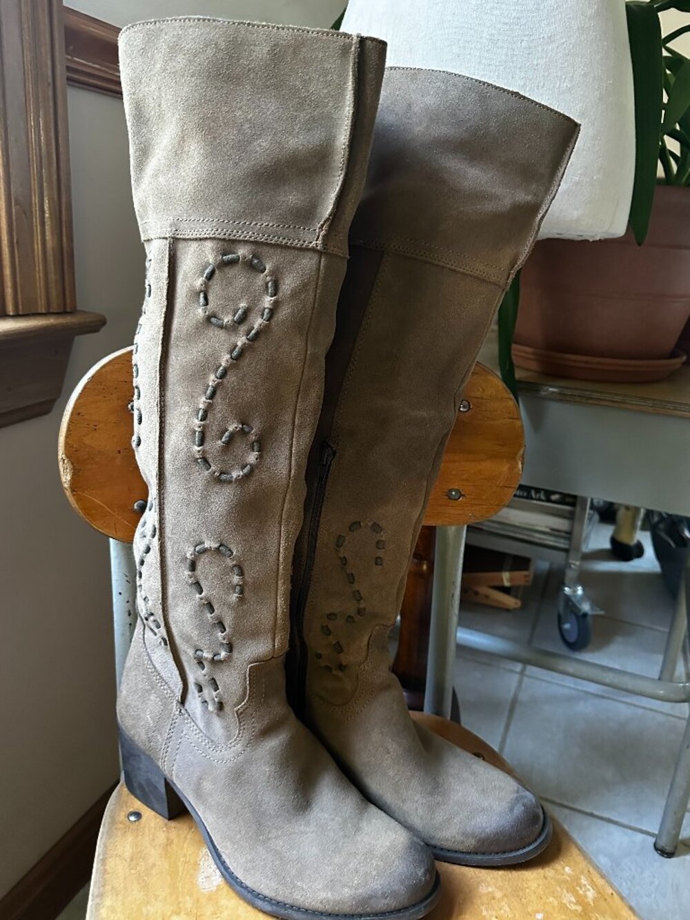 Carlos by Carlos Santana Noble Over the Knee Leather Boots, Women's 9.5, EUC